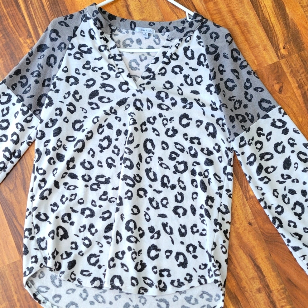 White Birch Animal Print Top Size S Purchsed from Filly Flair